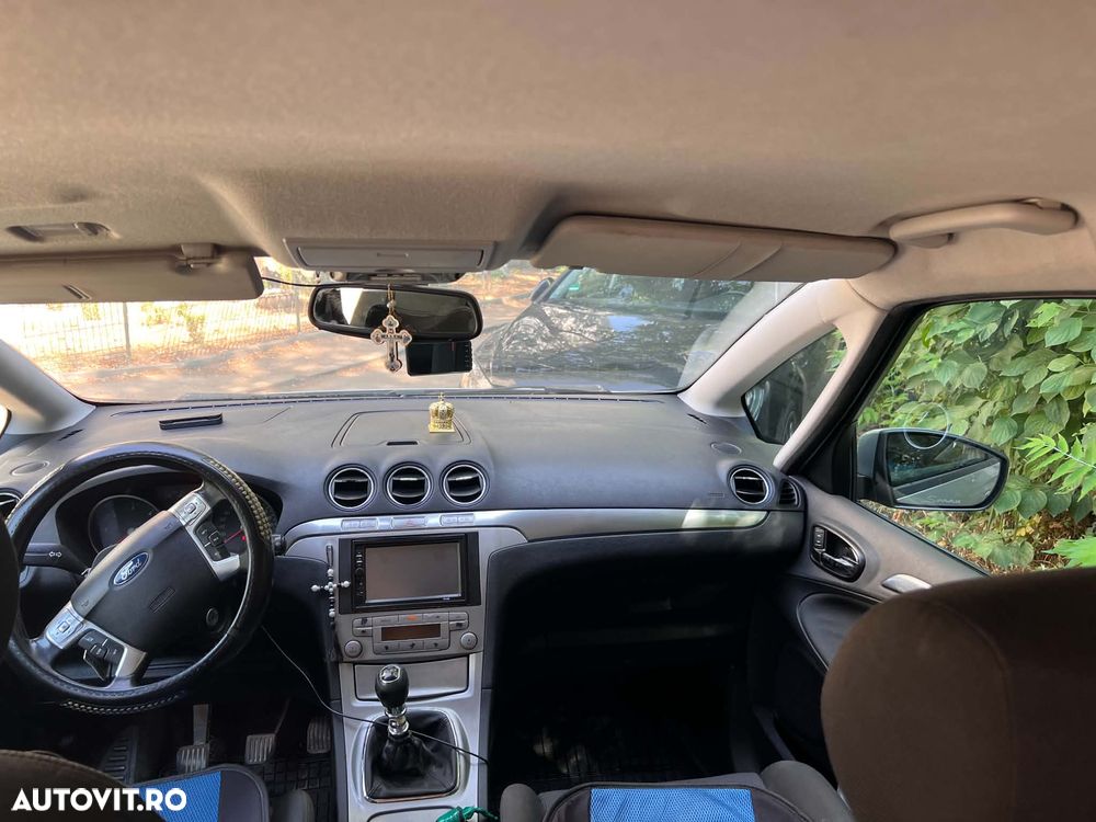 Ford S-Max - 10