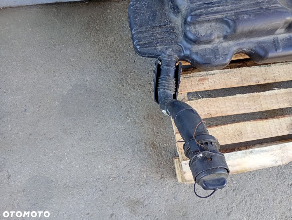 zbiornik paliwa bak mercedes vito w447 2019r 2.2 cdi A4474705500 A4474705600 - 2