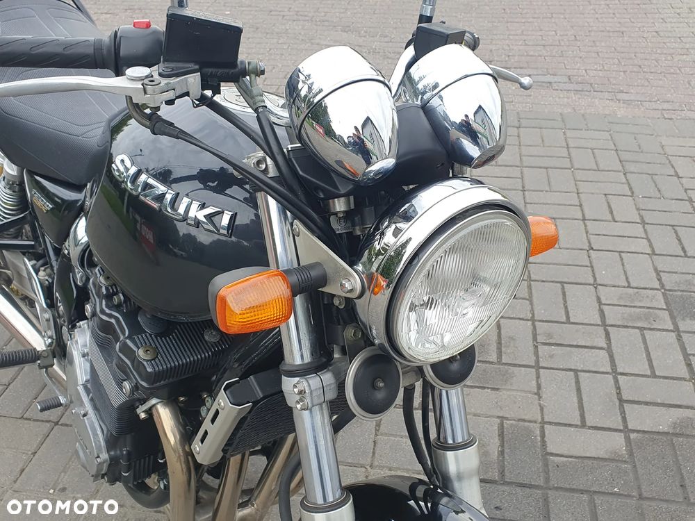 Suzuki GSX - 2