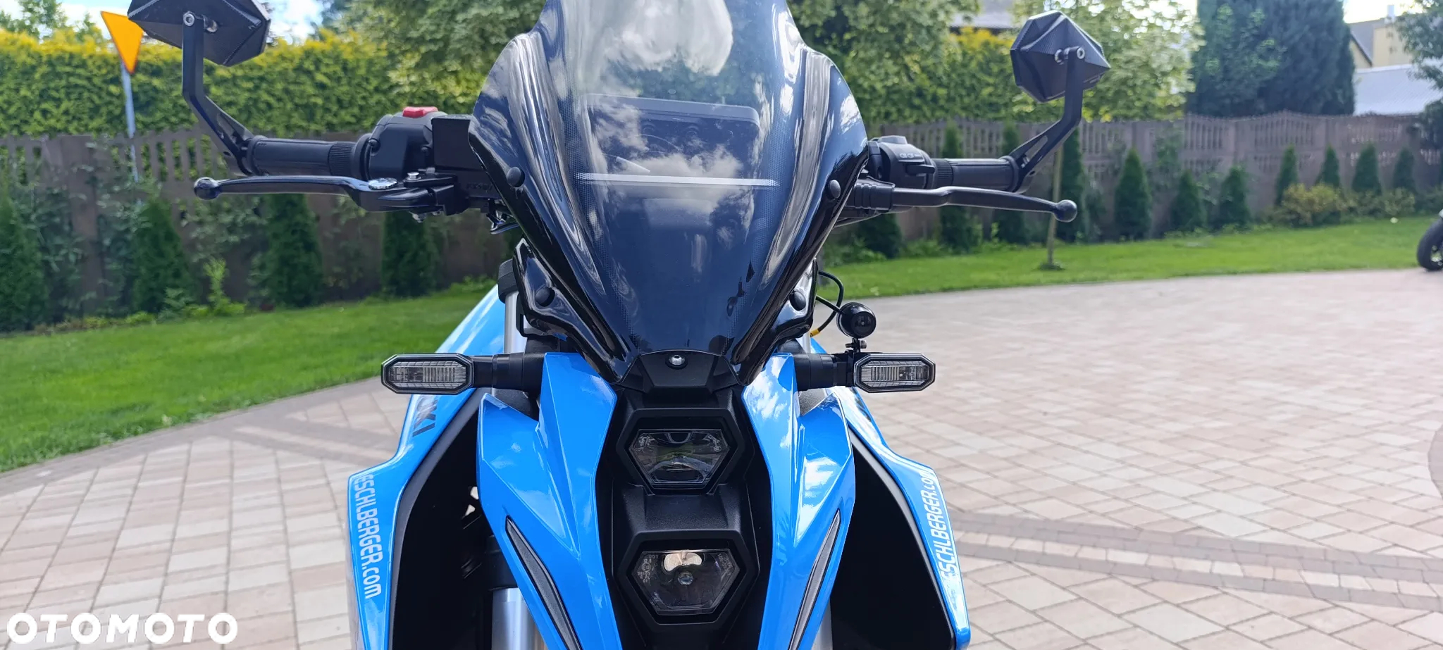 Suzuki GSX - 18