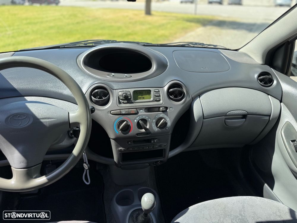 Toyota Yaris 1.4 D-4D Sol TA - 10