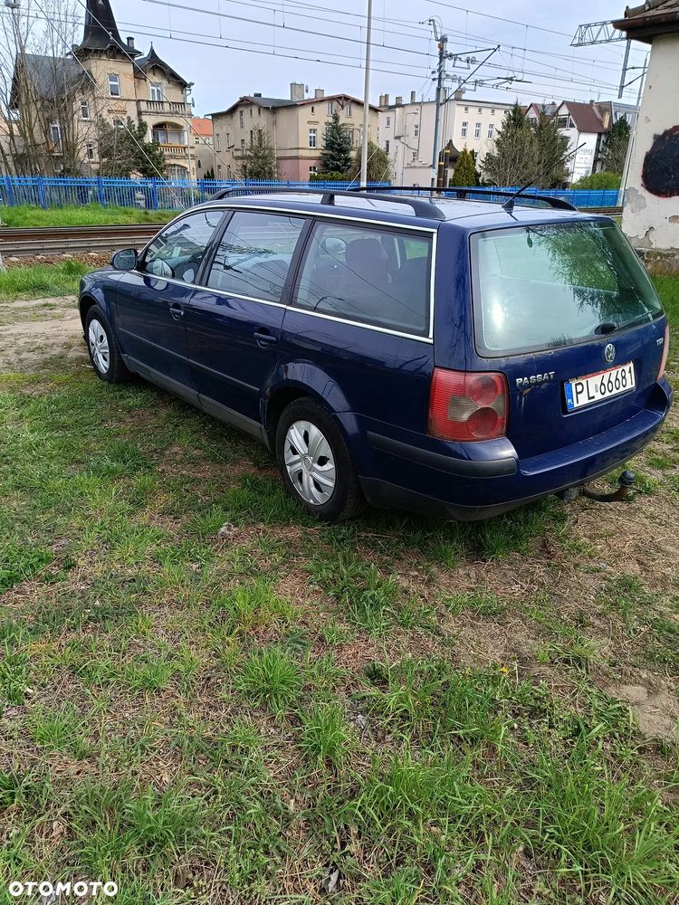 Volkswagen Passat 1.9 TDI Comfortline - 1