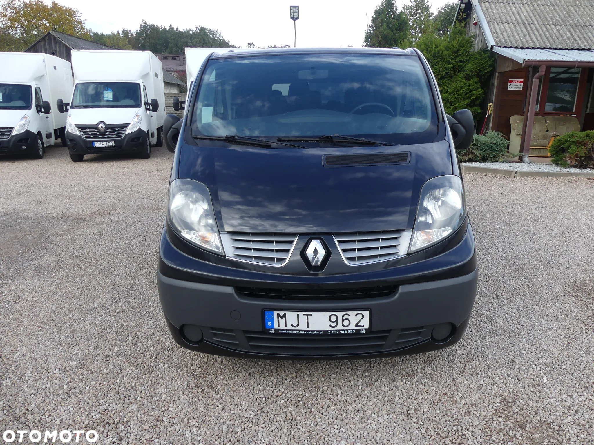 Renault Trafic 2.0 dCi 115 FAP Grand Passenger Black Edition - 2