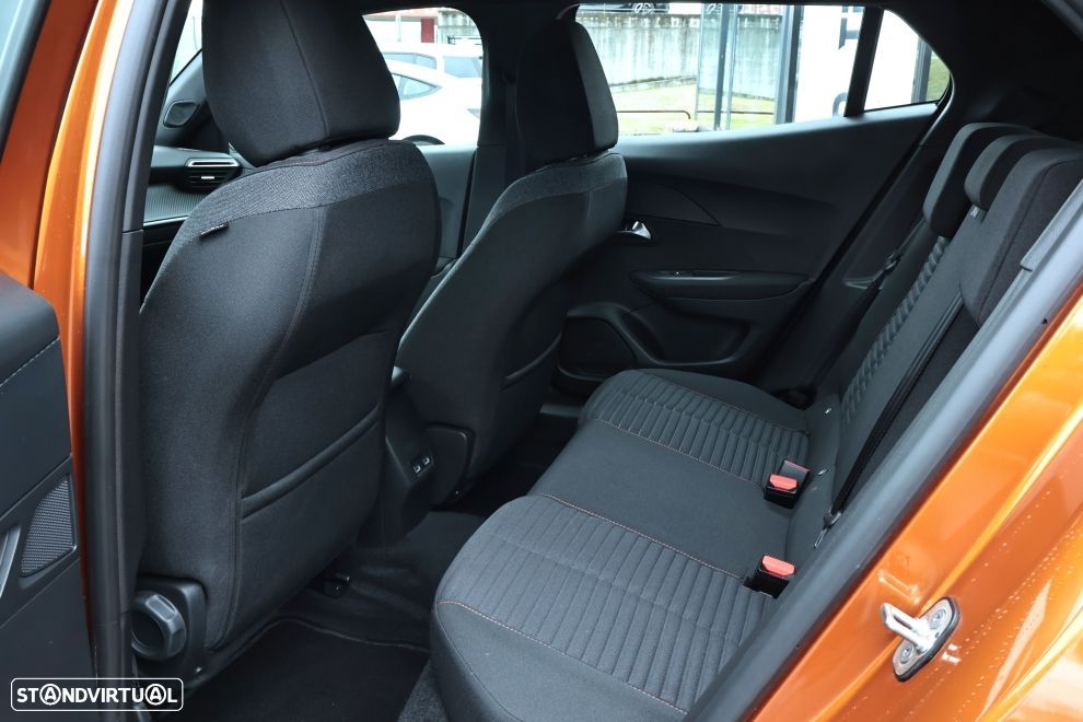 Peugeot e-2008 50 kWh Active Pack - 14