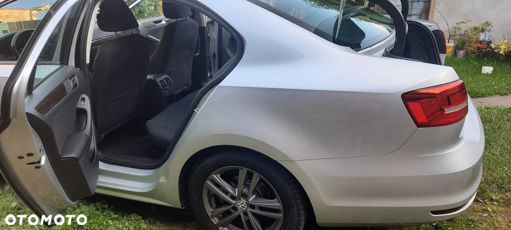 Volkswagen Jetta 2.0 TDI DPF BMT Trendline - 10