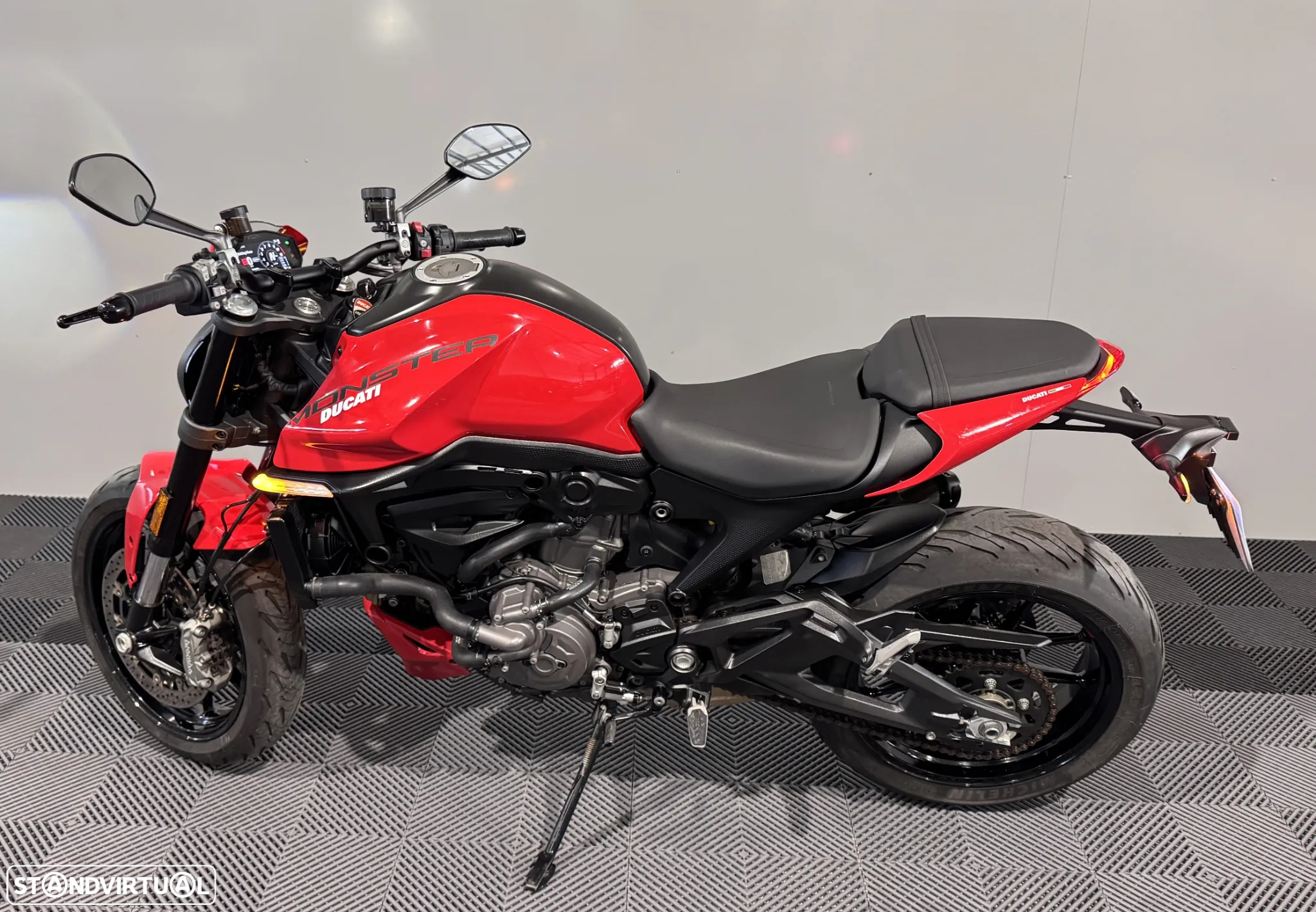 Ducati Monster 937 - 51