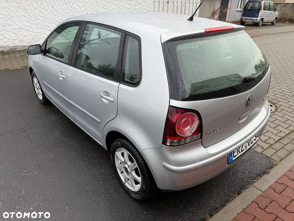 Volkswagen Polo 1.4 16V Trendline - 4