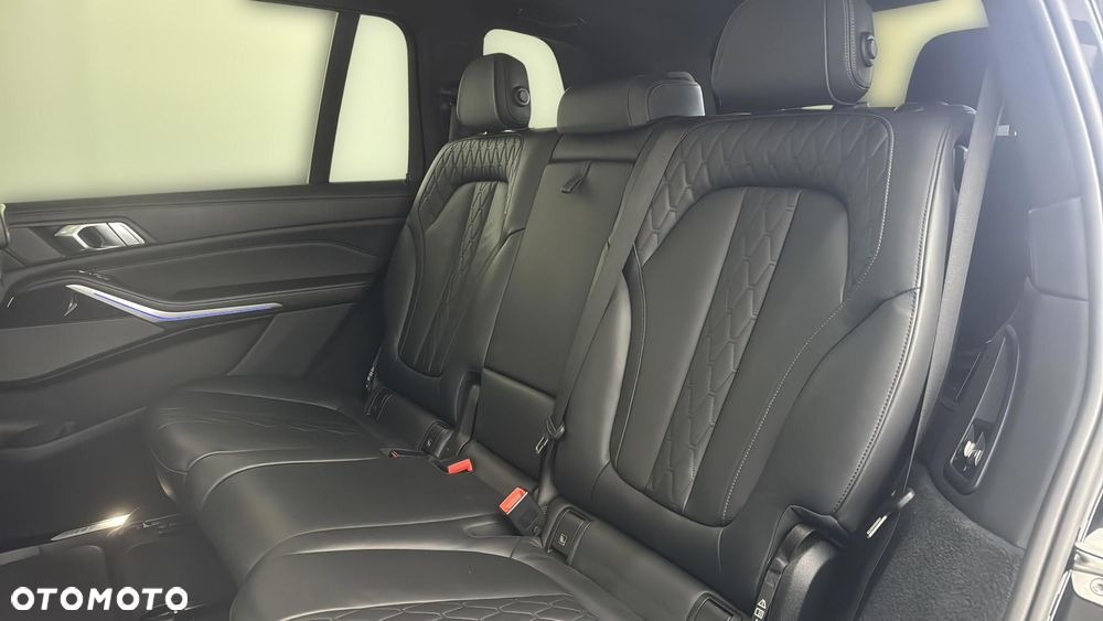 BMW X7 M50d sport - 17