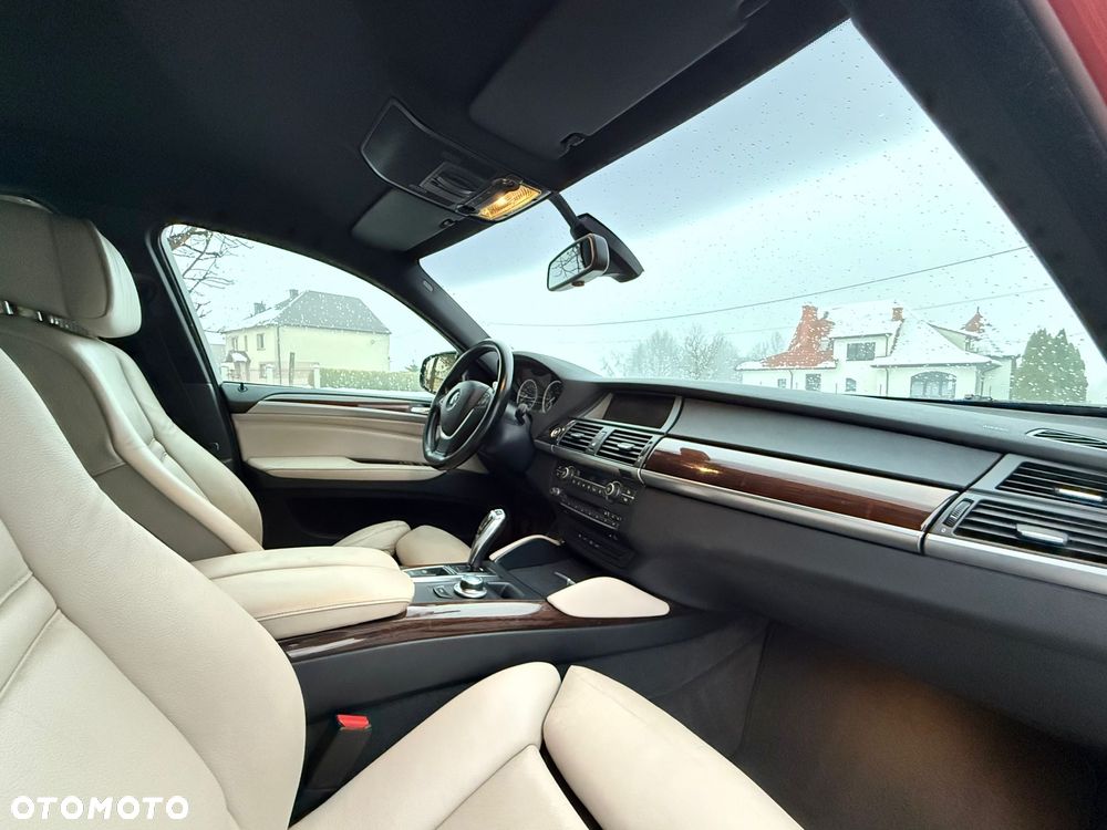 BMW X6 xDrive50i - 24