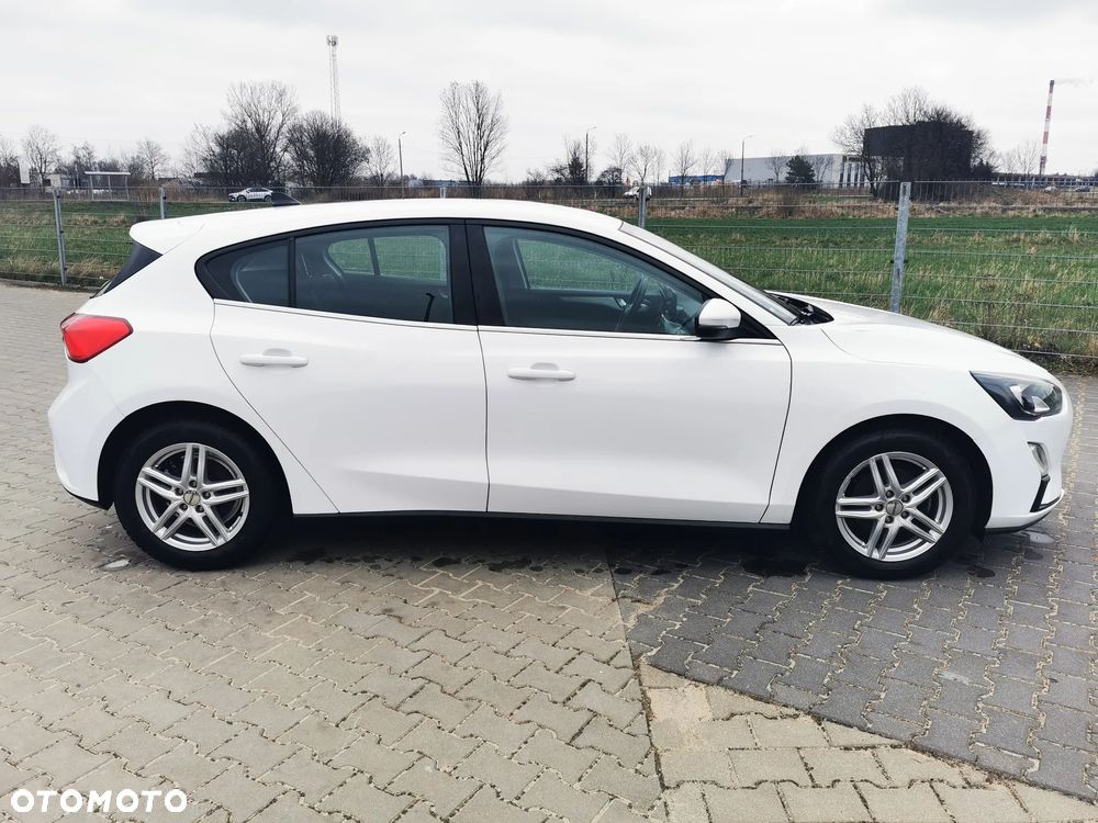 Ford Focus 1.5 EcoBlue STart-Stopp-System TITANIUM - 2