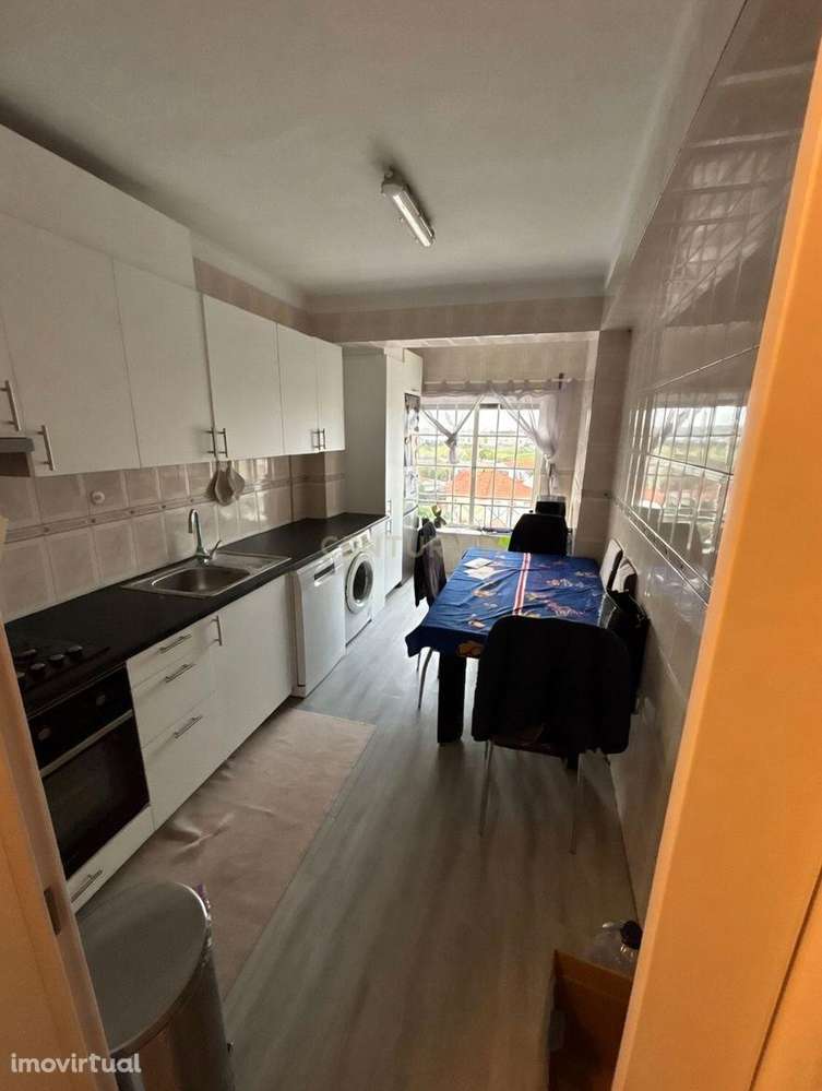 Apartamento T3 com Garagem | 2 WCs | Excelente Estado | Marinha Grande - Grande imagem: 4/12