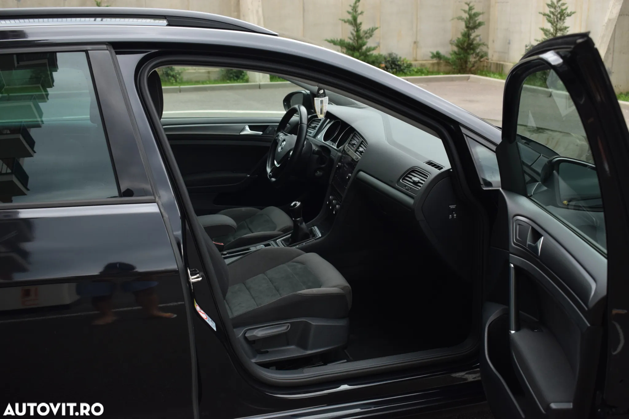 Volkswagen Golf 2.0 TDI Highline - 4