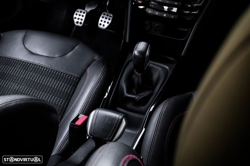 Peugeot 2008 1.2 PureTech GT Line - 31