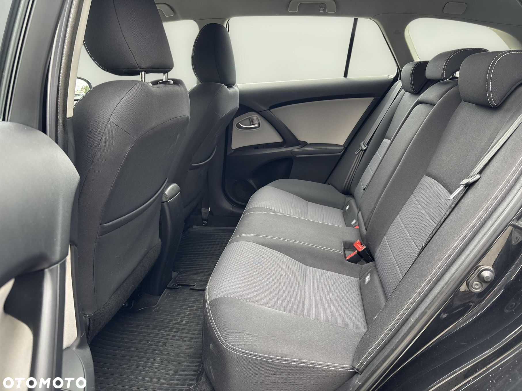 Toyota Avensis 2.0 D-4D Premium - 16