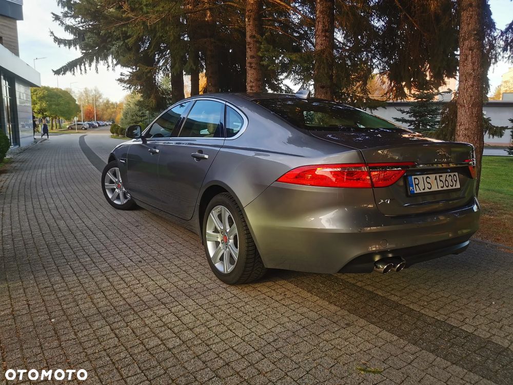 Jaguar XF 2.0 i4D Prestige - 4