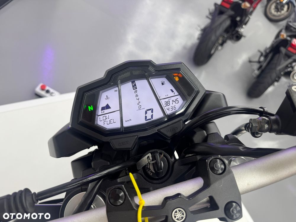 Yamaha MT - 24