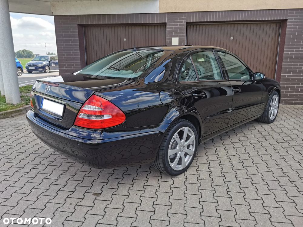 Mercedes-Benz Klasa E 240 Avantgarde - 39