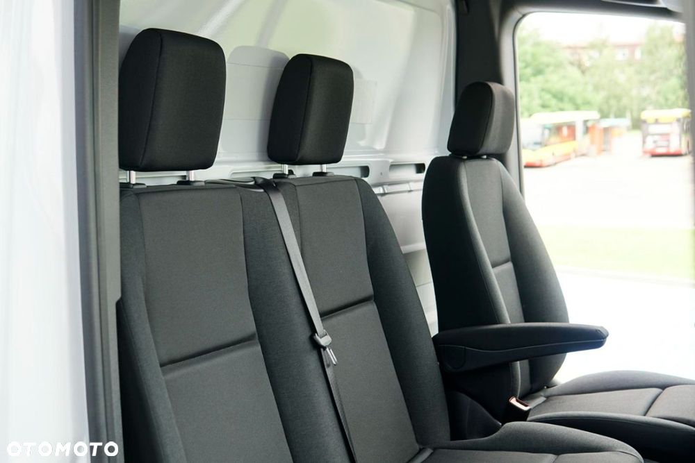 Mercedes-Benz Sprinter - 15