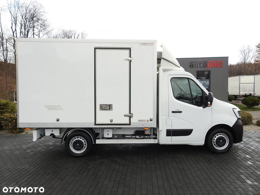 Renault MASTER  CHŁODNIA KONTENER 0*C LEDY KLIMATYZACJA  145KM - 8