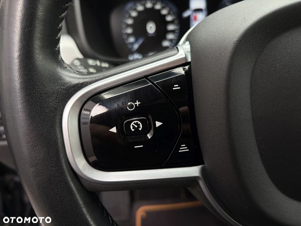 Volvo V90 D4 Geartronic Momentum Pro - 23