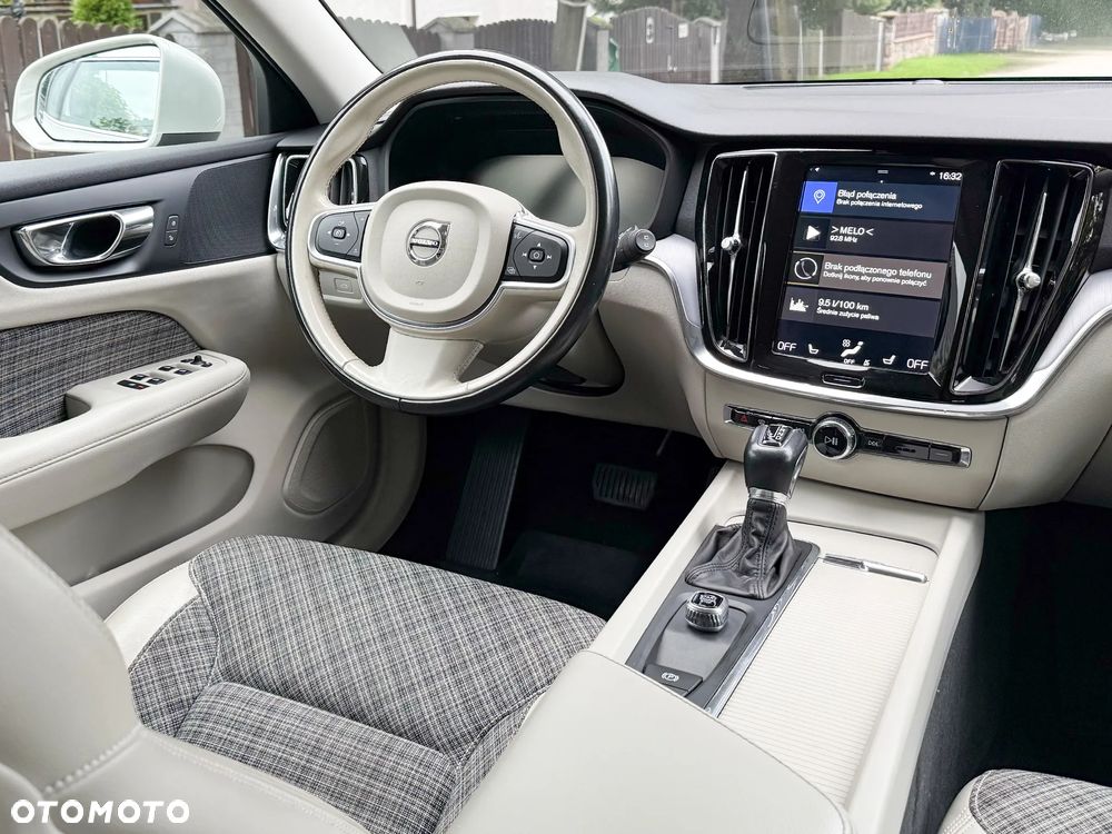 Volvo V60 T5 Geartronic Momentum - 9
