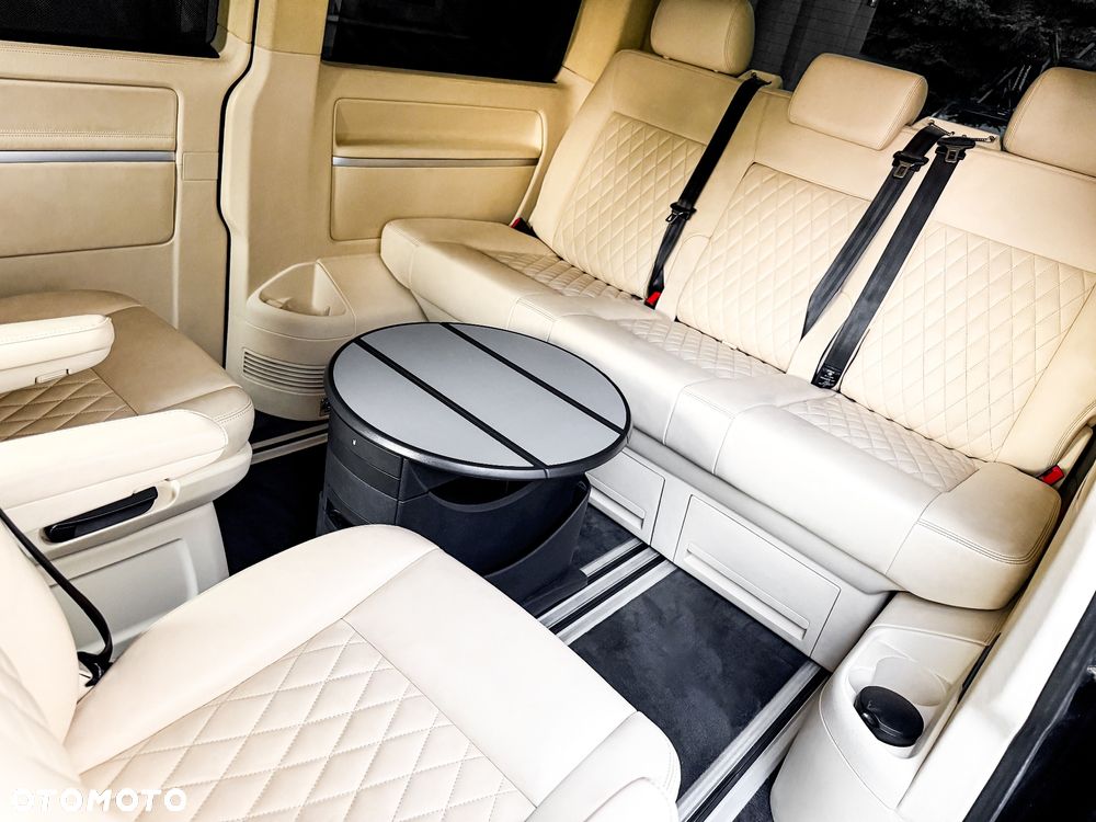 Volkswagen Multivan - 22