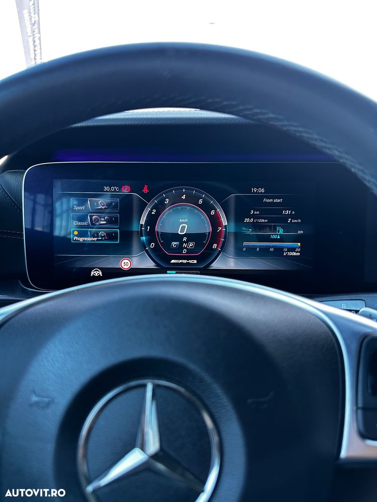 Mercedes-Benz E 400 4MATIC - 25