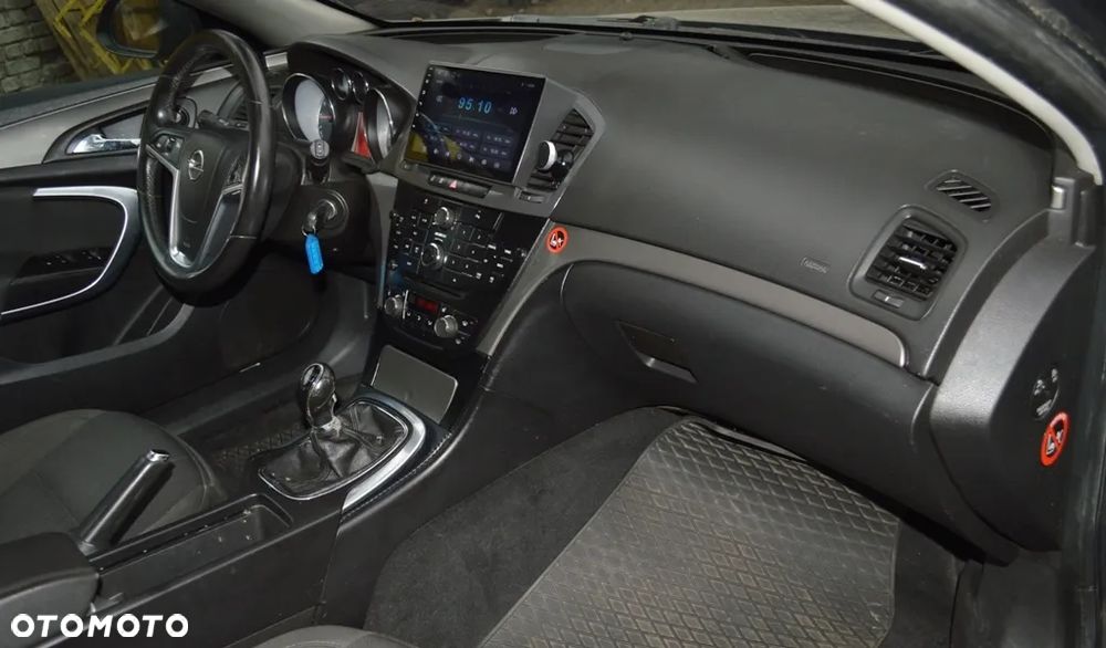 Opel Insignia - 32