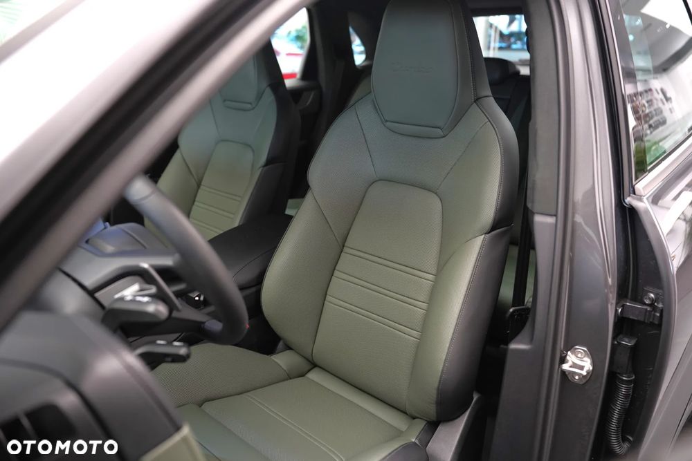 Porsche Cayenne Turbo E-Hybrid PHEV - 9