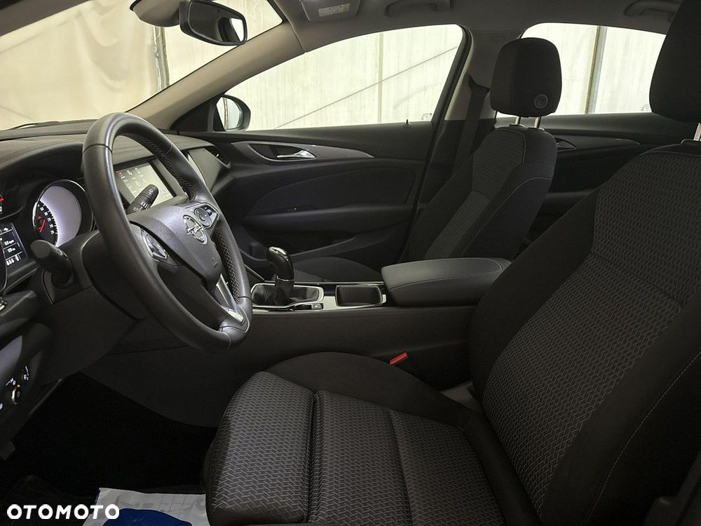 Opel Insignia - 13