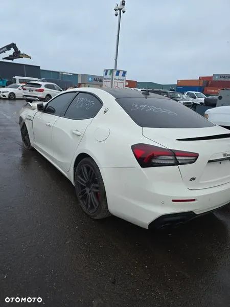 Maserati Ghibli Modena S Q4 - 11