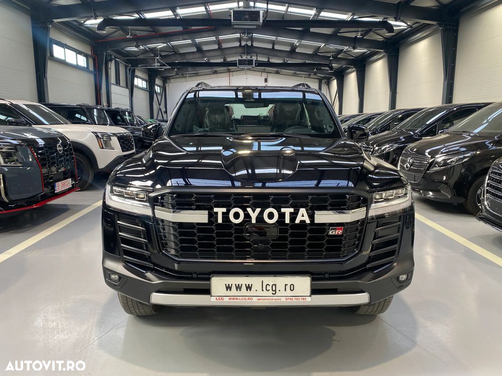 Toyota Land Cruiser 300 - 10
