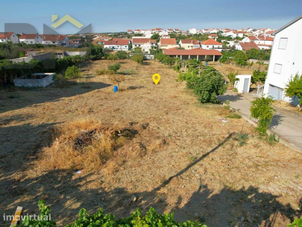 Terreno Urbano para construção em Castelo Branco - 1.157 m² e com E... - Grande imagem: 2/5