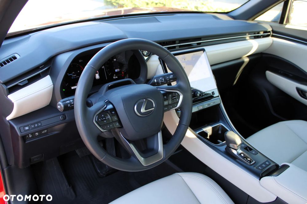 Lexus LBX 2024
