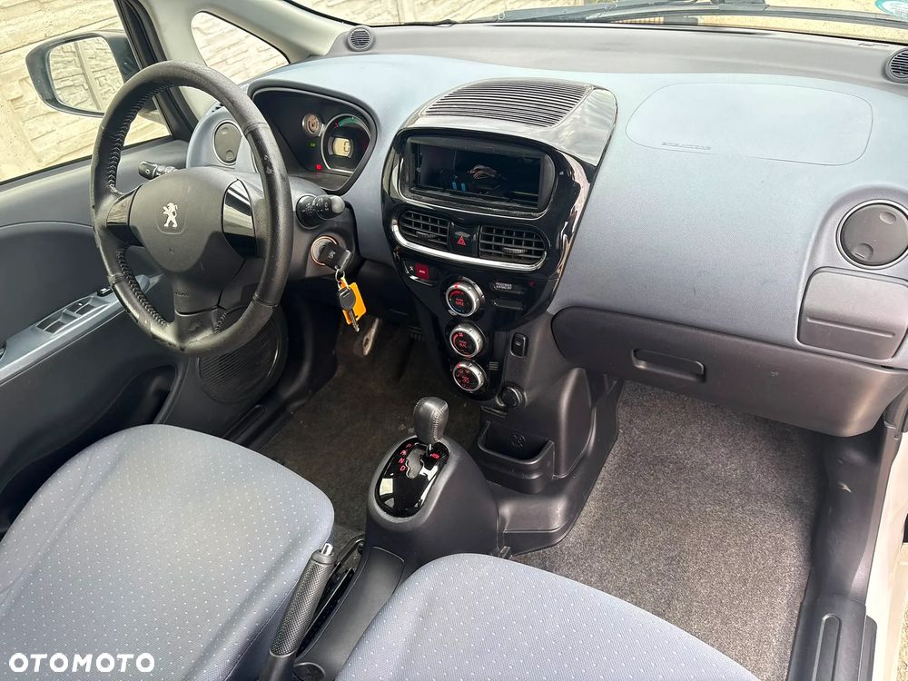 Peugeot iOn Active - 10