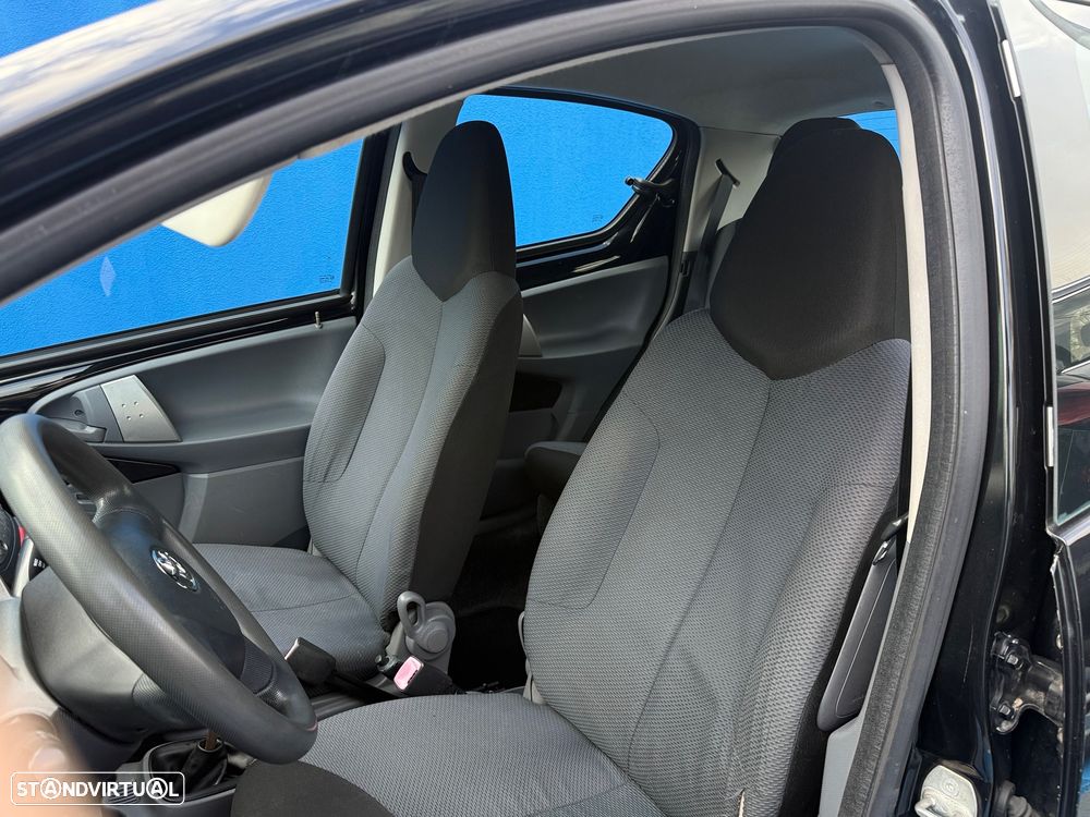 Toyota Aygo 1.0 + AC - 8