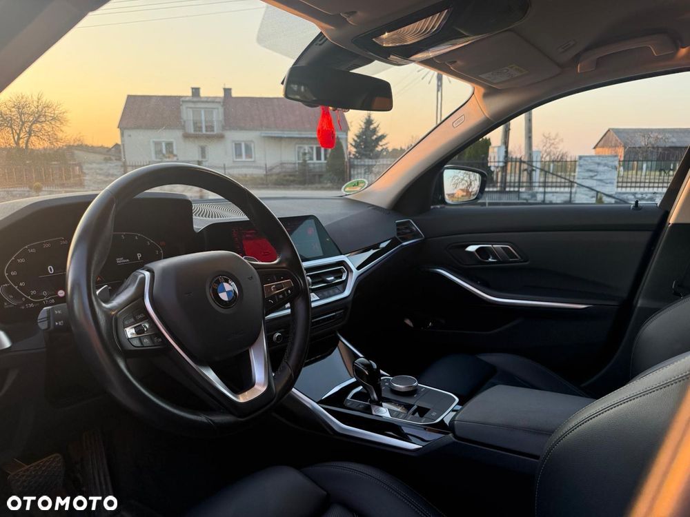 BMW Seria 3 320d Sport Line Shadow - 12