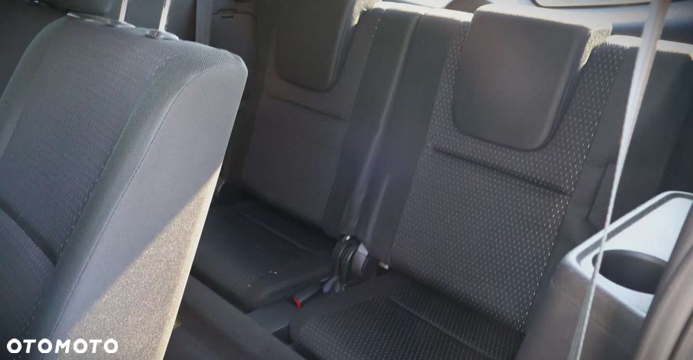 Toyota Corolla Verso - 17