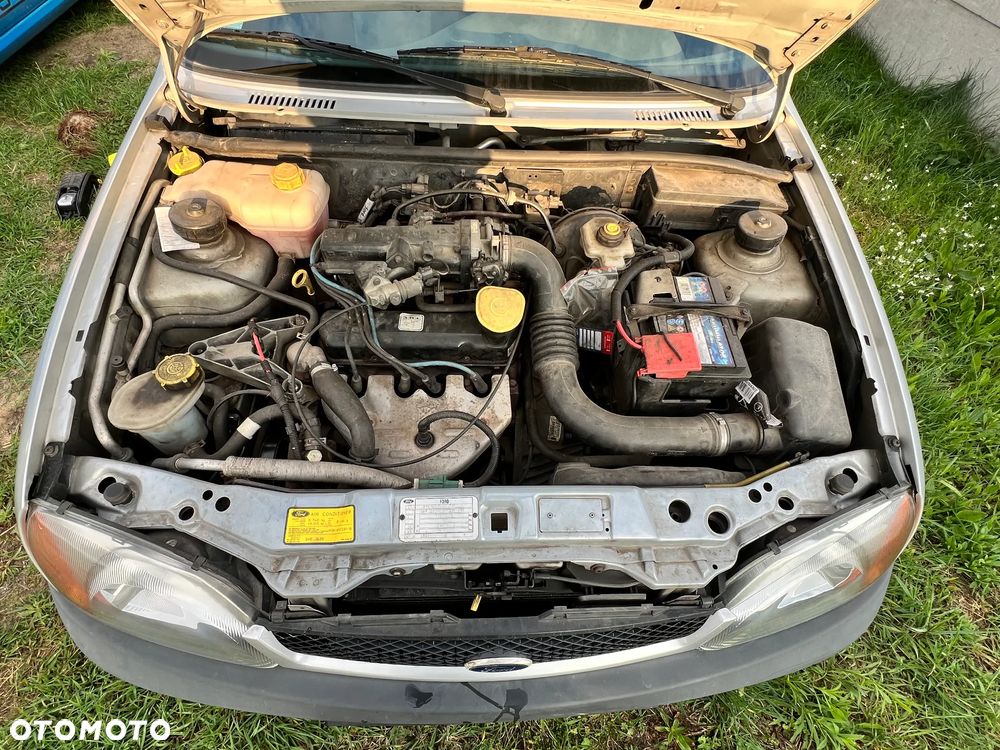 Ford Fiesta 1.3 Ghia - 14