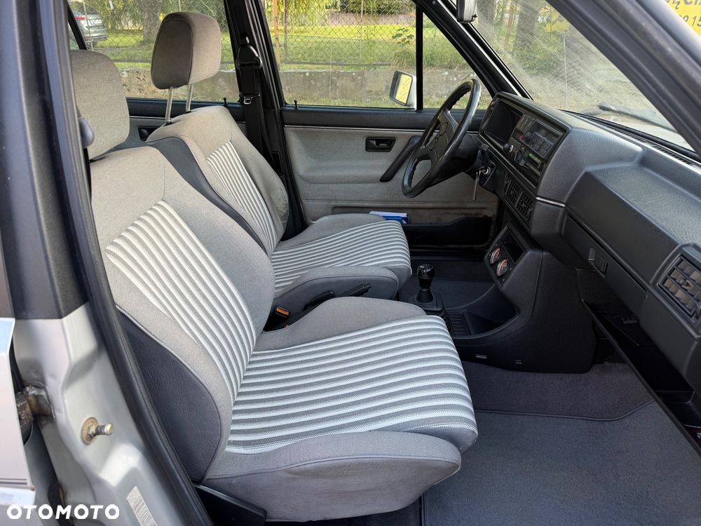 Volkswagen Jetta - 22