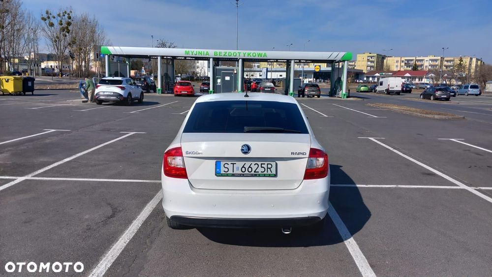 Skoda RAPID 1.2 TSI Ambition - 14