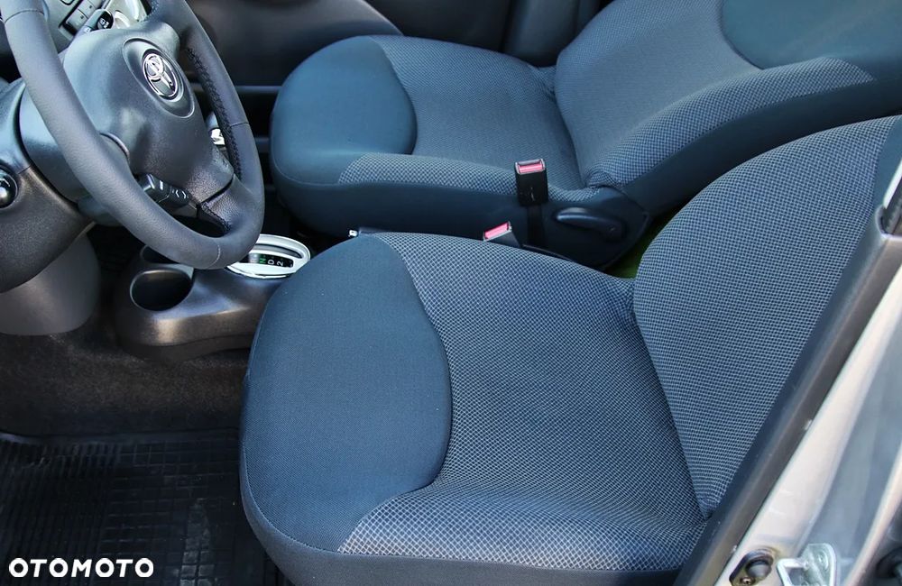 Toyota Yaris 1.3 Sol - 22