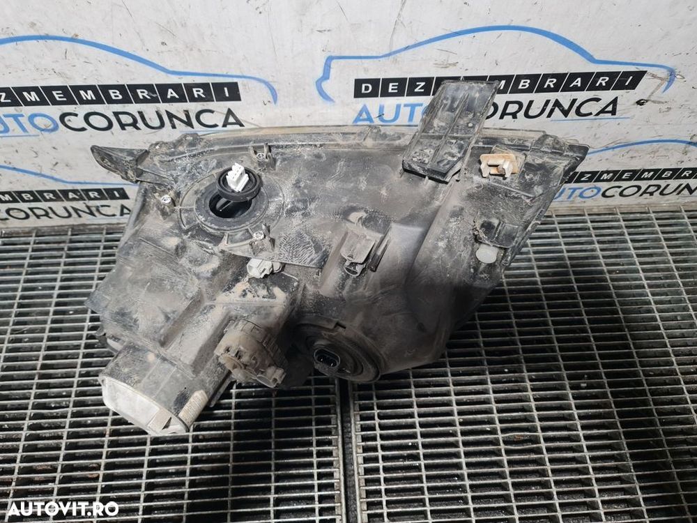 Far Dreapta Suzuki Grand Vitara 2006 - 2012 SUV 4 Usi (1308) Cu lupă - 3