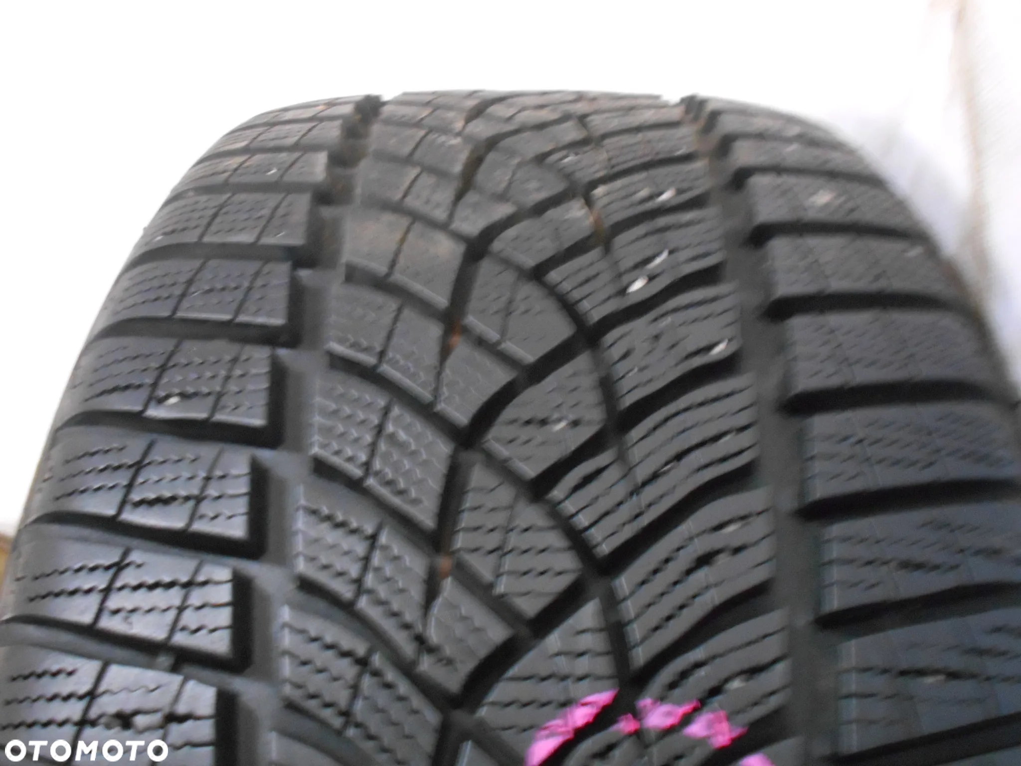 OPONA POJEDYNKA 225/40R18 GOODYEAR ULTRA GRIP PERFORMANCE + DOT 2320 9MM - 2