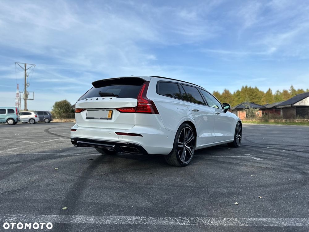 Volvo V60 D4 R-Design - 13