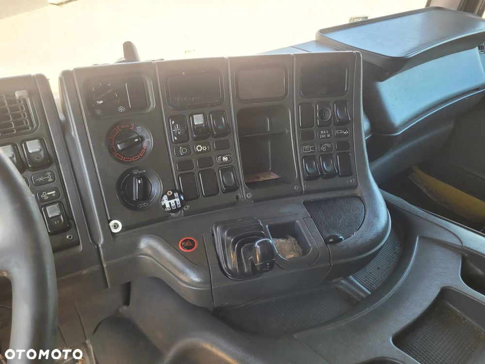 Scania P 124 - 21