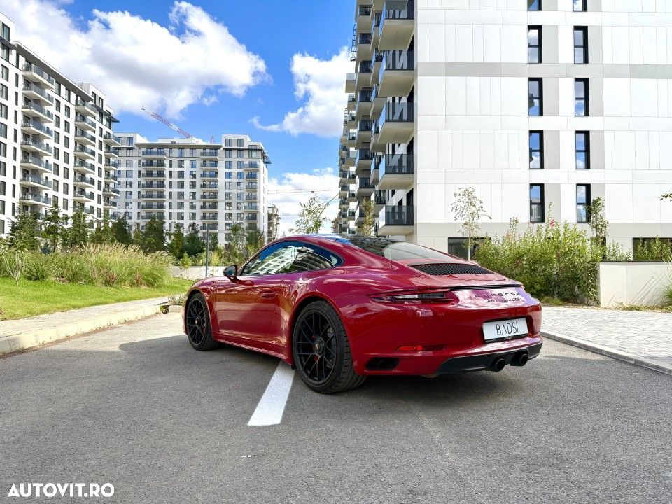 Porsche 911 Carrera GTS PDK - 9