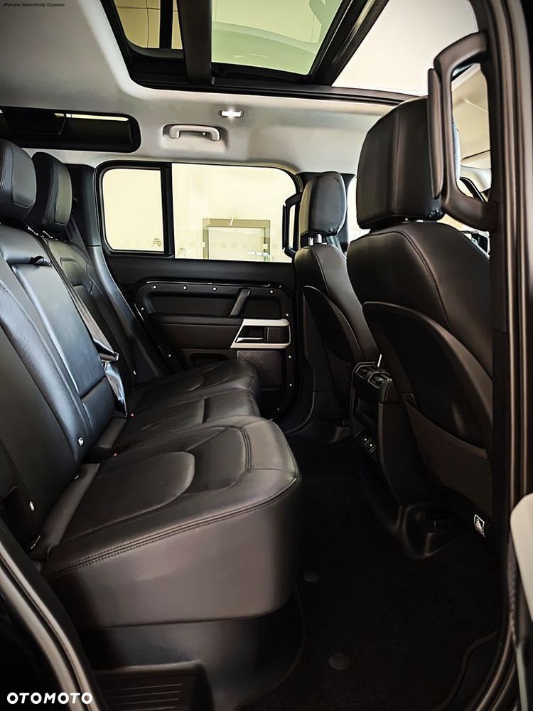 Land Rover Defender - 11