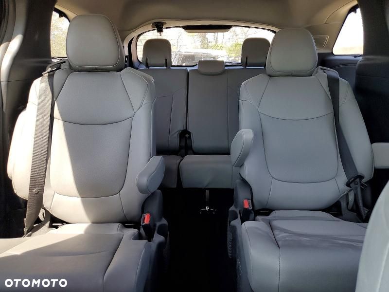 Toyota Sienna - 10