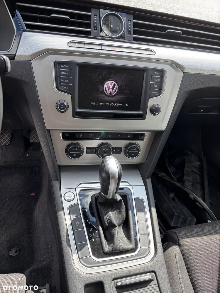 Volkswagen Passat Variant 2.0 TDI DSG (BlueMotion Technology) Comfortline - 30